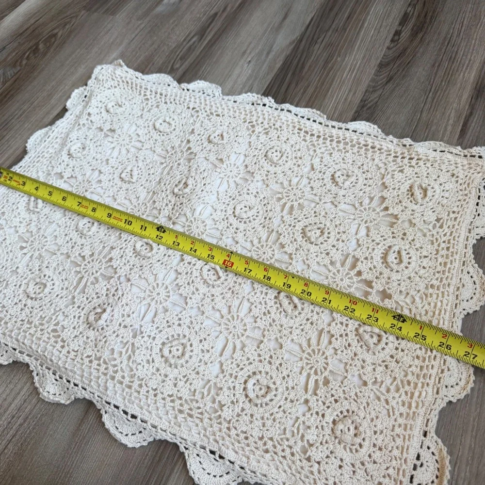Vintage Ivory Crochet Lace Pillow Sham Scalloped‎ Floral Medallion Cottagecore